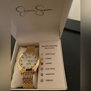 Golden New hand watch